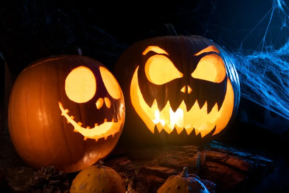 হ্যালোইনের অফার প্রচুর 🎃 EK333 নিয়ে এলো বিশাল বোনাস উৎসব 4 কেন EK333 এর হ্যালোইন অফার আলাদা